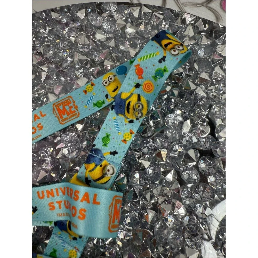 Universal Studios lanyard keychain  Minions Blue Lanyard with Yellow Clip